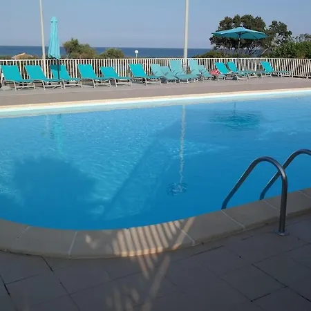 Сasa de vacaciones Dans Avec Piscine, Tennis Et Direct A La Plage En Corse