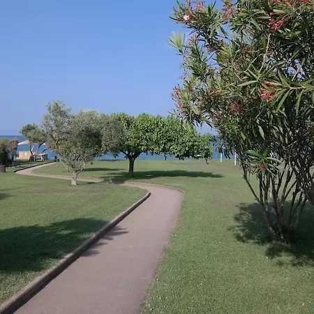 Dans Avec Piscine, Tennis Et Direct A La Plage En Corse Prunete