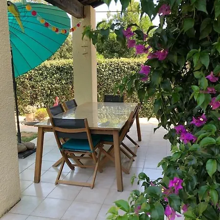 Сasa de vacaciones Dans Avec Piscine, Tennis Et Direct A La Plage En Corse