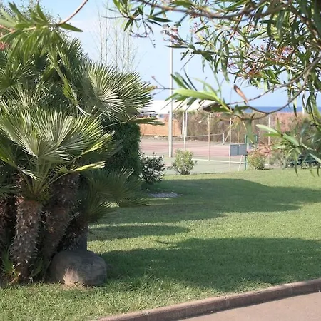 Dans Avec Piscine, Tennis Et Direct A La Plage En Corse Сasa de vacaciones *