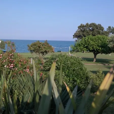 Dans Avec Piscine, Tennis Et Direct A La Plage En Corse *