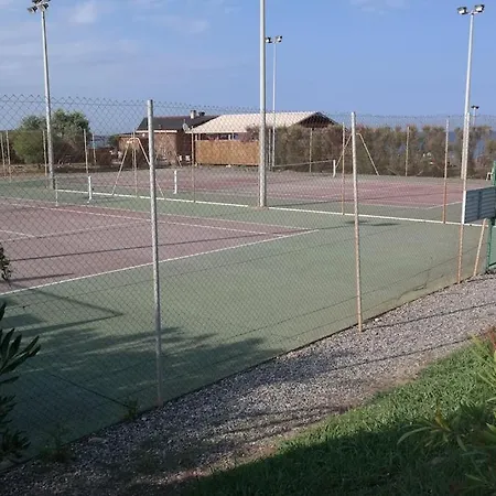 Dans Avec Piscine, Tennis Et Direct A La Plage En Corse * Prunete