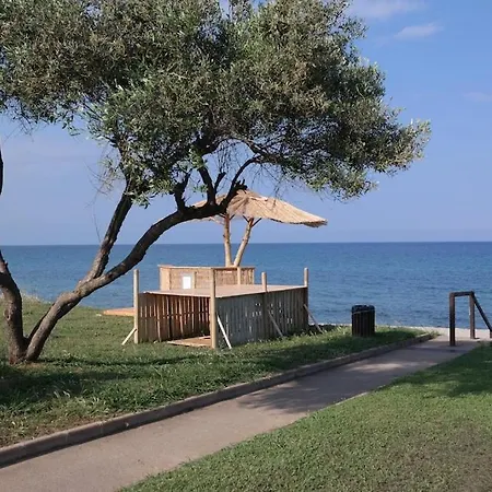 Dans Avec Piscine, Tennis Et Direct A La Plage En Corse Сasa de vacaciones