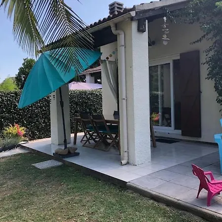 Dans Avec Piscine, Tennis Et Direct A La Plage En Corse